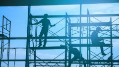 足場工事の現場 作業員